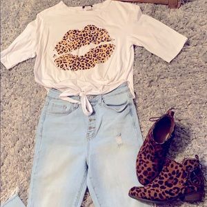 Cute cheetah print lips shirt